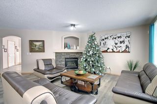 Photo 5: 140 Everstone Way SW in Calgary: Evergreen Detached for sale : MLS®# A1169975