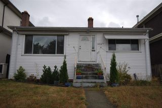 Photo 2: 6828 RALEIGH Street in Vancouver: Killarney VE House for sale (Vancouver East)  : MLS®# R2204979