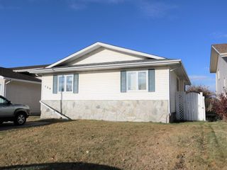 Main Photo: 129 Rutledge Crescent: Red Deer Detached for sale : MLS®# A1159521
