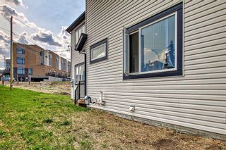 Photo 7: 471 34 Avenue NE in Calgary: Highland Park Semi Detached (Half Duplex) for sale : MLS®# A2109151