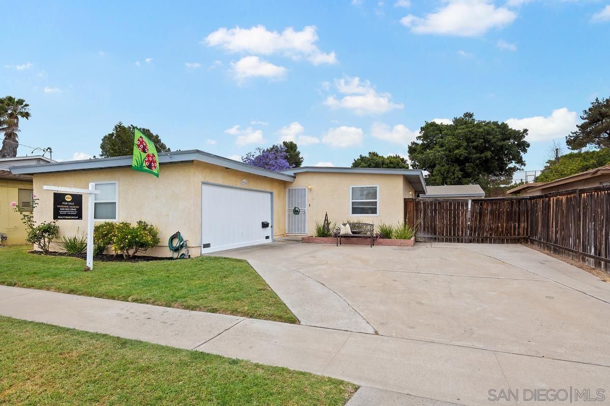 Main Photo: SERRA MESA House for sale : 3 bedrooms : 2220 Finch Ln in San Diego