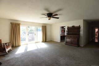 Photo 19: MOUNT HELIX House for sale : 7 bedrooms : 4650-52 La Rueda Drive in La Mesa