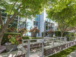 Photo 2: 403 BEACH Crescent in Vancouver: Yaletown Townhouse for sale (Vancouver West)  : MLS®# R2104256