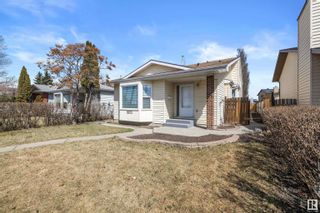 Photo 2: 3023 37 Street in Edmonton: Zone 29 House for sale : MLS®# E4383920