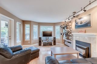 Photo 4: 201 6707 SOUTHPOINT Drive in Burnaby: South Slope Condo for sale in "MISSION WOODS" (Burnaby South)  : MLS®# R2037304