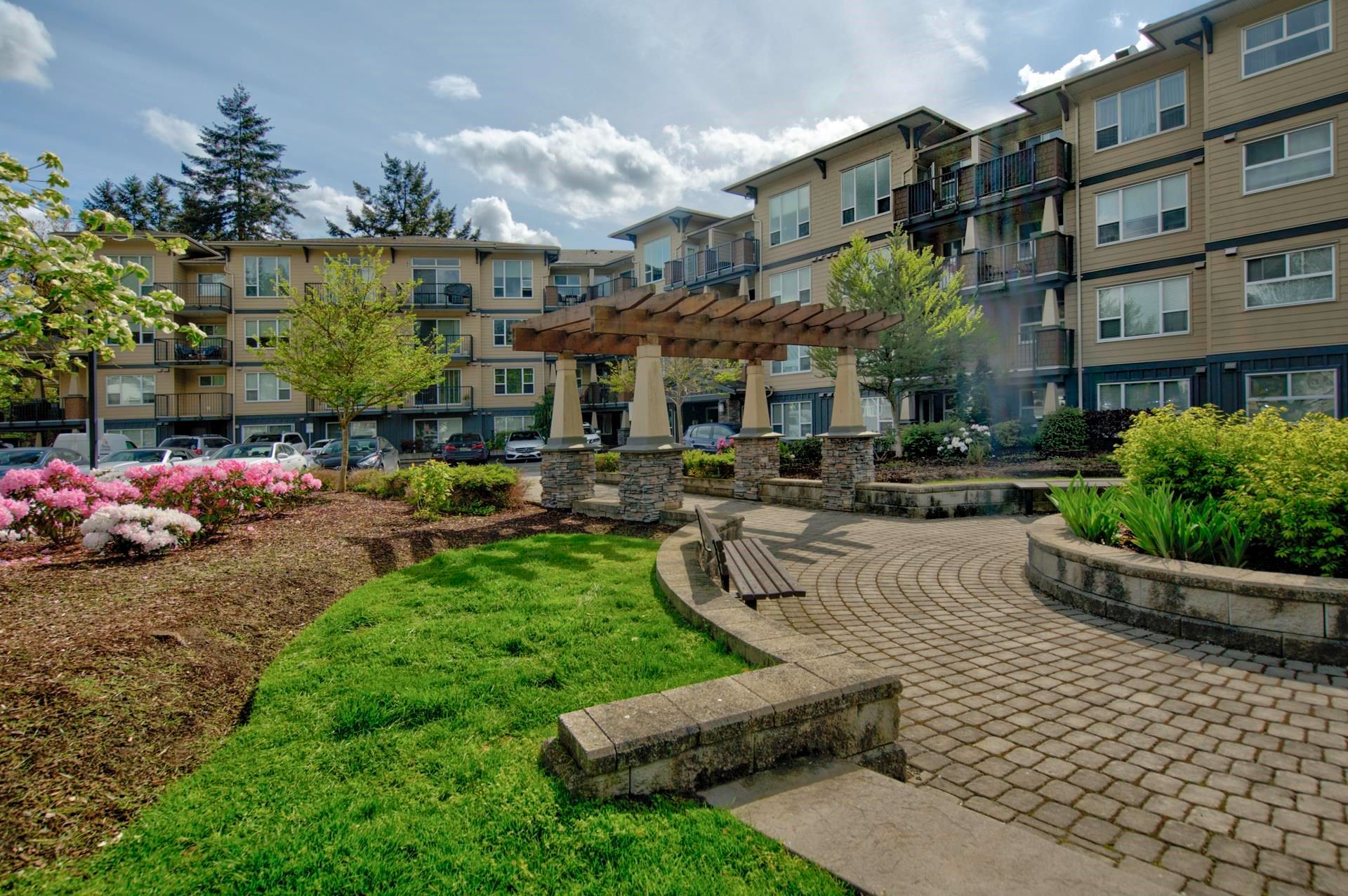 Main Photo: 216 2565 CAMPBELL Avenue in Abbotsford: Central Abbotsford Condo for sale : MLS®# R2688050