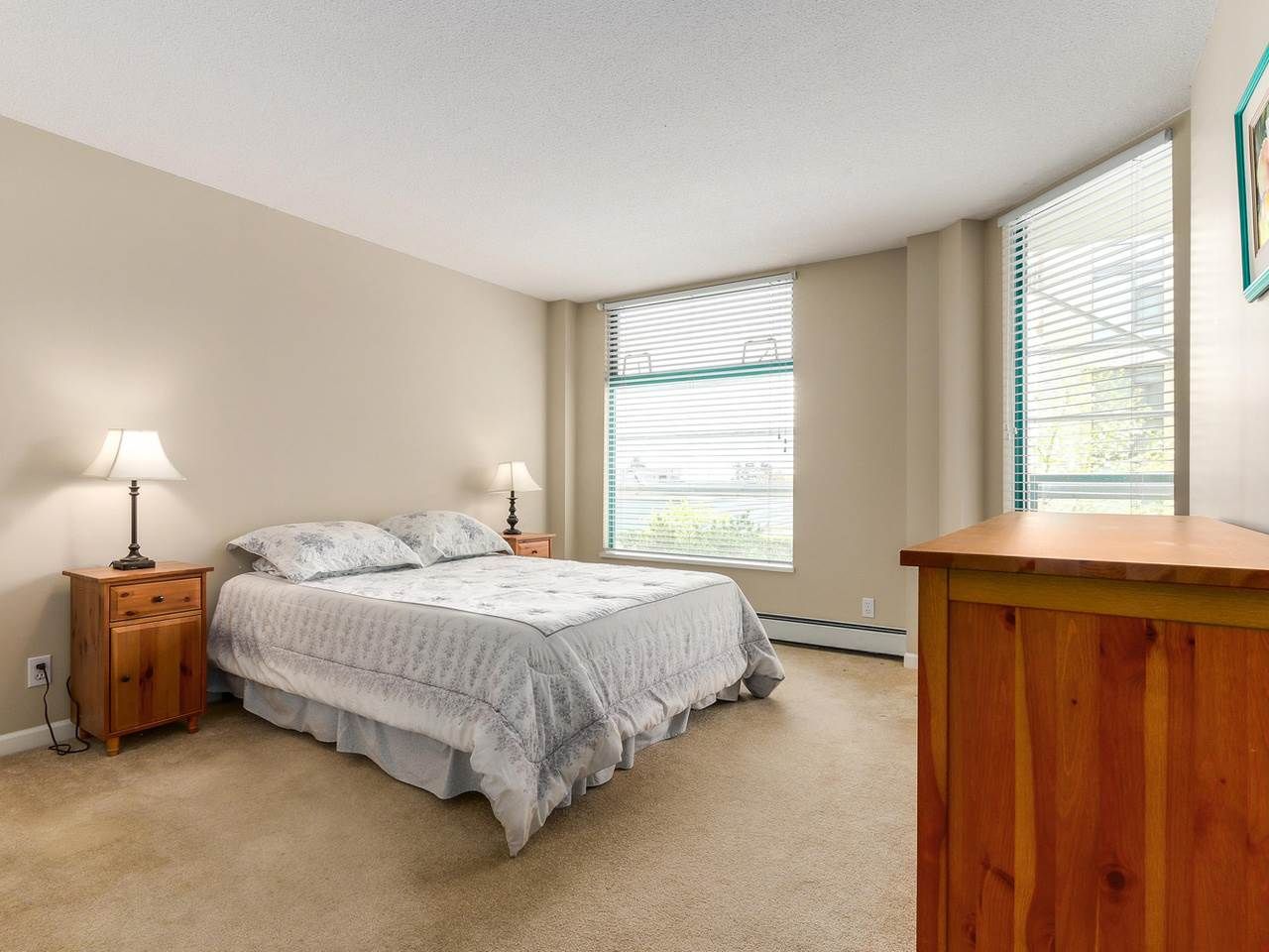 Photo 9: Photos: 206 15466 NORTH BLUFF Road: White Rock Condo for sale in "The Summit" (South Surrey White Rock)  : MLS®# R2159623