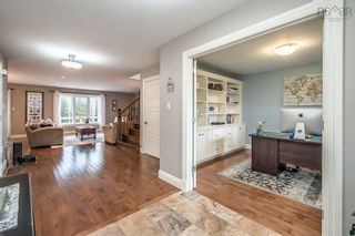 Photo 3: 105 Royal Oaks Way in Belnan: 105-East Hants/Colchester West Residential for sale (Halifax-Dartmouth)  : MLS®# 202301534