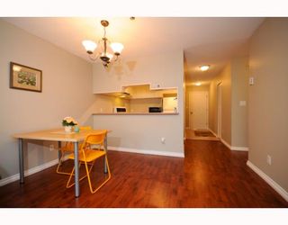 Photo 2: 104 863 W 16TH Avenue in Vancouver: Fairview VW Condo for sale in "BERKERLY COURT" (Vancouver West)  : MLS®# V756449