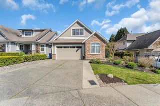 Photo 3: 31795 THORNHILL Place in Abbotsford: Abbotsford West House for sale : MLS®# R2869892