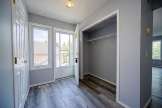 Photo 4: 83 Cedarview Mews SW in Calgary: Cedarbrae Semi Detached (Half Duplex) for sale : MLS®# A2052758