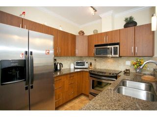 Photo 12: 102 2632 PAULINE Street in Abbotsford: Central Abbotsford Condo for sale in "Yale Crossing" : MLS®# F1450210