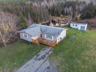 Photo 1: 2614 New Waterford Highway in South Bar: 207-C.B. County Residential for sale (Cape Breton)  : MLS®# 202225773