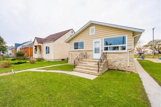 Photo 2: 980 Selkirk Avenue in Winnipeg: Shaughnessy Heights Residential for sale (4B)  : MLS®# 202224996