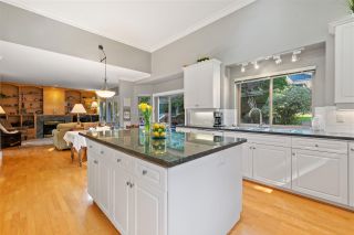 Photo 11: 2318 CHANTRELL PARK Drive in Surrey: Elgin Chantrell House for sale (South Surrey White Rock)  : MLS®# R2558616