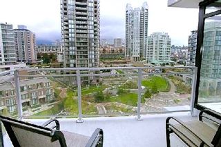Photo 9: 907 155 W 1ST Street in North Vancouver: Lower Lonsdale Condo for sale in "Time" : MLS®# R2086762
