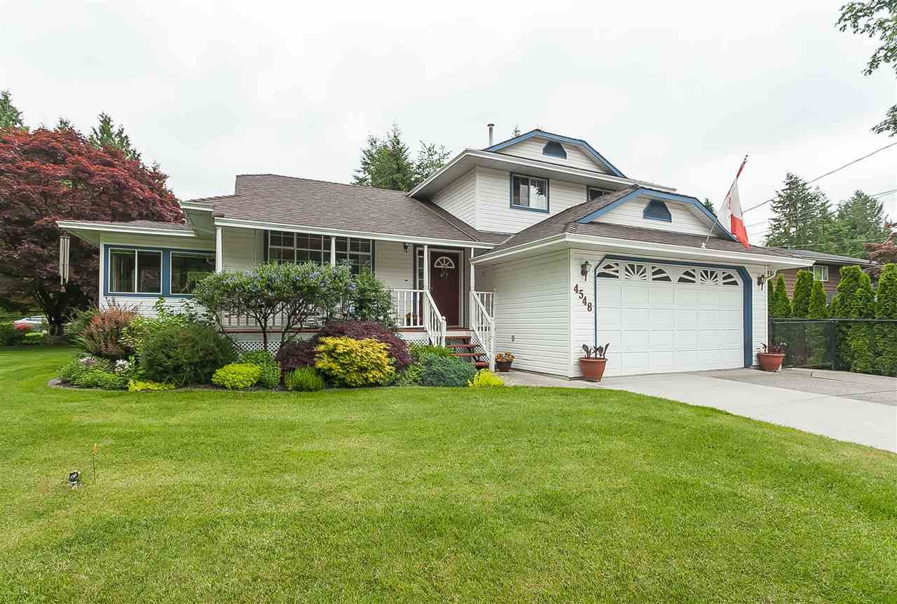 Main Photo: 4548 SOUTHRIDGE Crescent in Langley: Murrayville House for sale in "Murrayville" : MLS®# R2375830