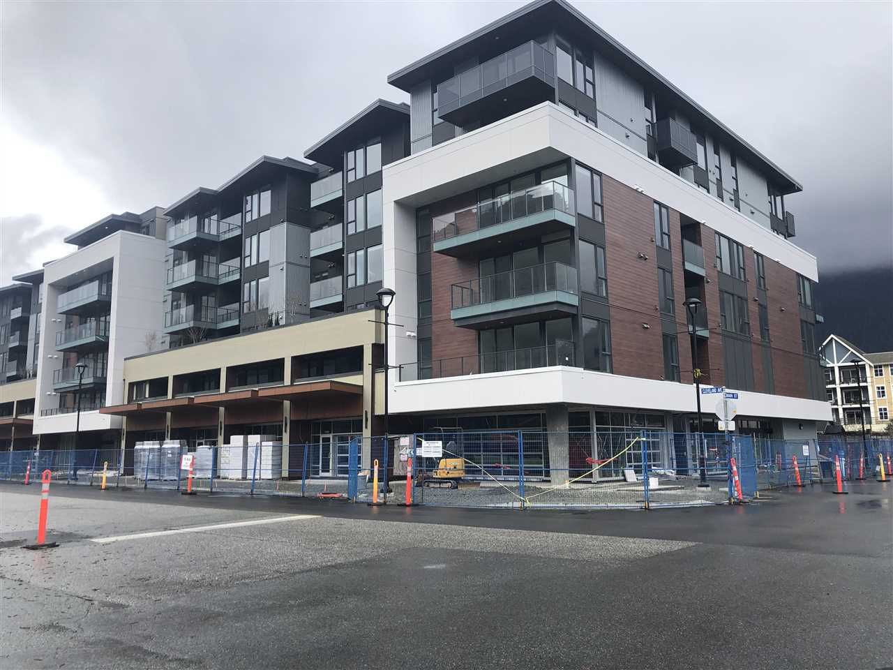 Main Photo: 615 37881 CLEVELAND Avenue in Squamish: Downtown SQ Condo for sale in "THE MAIN" : MLS®# R2455522
