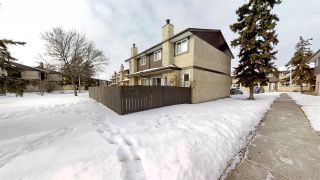Photo 39: 924 LAKEWOOD Road in Edmonton: Zone 29 Townhouse for sale : MLS®# E4273268