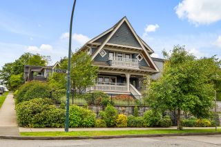Main Photo: 2504 YORK Avenue in Vancouver: Kitsilano Townhouse for sale (Vancouver West)  : MLS®# R2888163