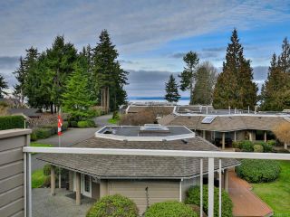 Photo 2: 30 529 Johnstone Rd in FRENCH CREEK: PQ French Creek Row/Townhouse for sale (Parksville/Qualicum)  : MLS®# 805223
