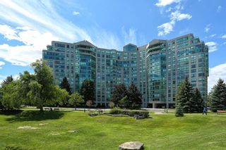 Photo 1: 724 7805 Bayview Avenue in Markham: Aileen-Willowbrook Condo for sale : MLS®# N5879073