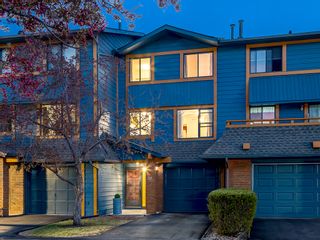 Main Photo: 32 10030 Oakmoor Way SW in Calgary: Oakridge House for sale : MLS®# c4010700