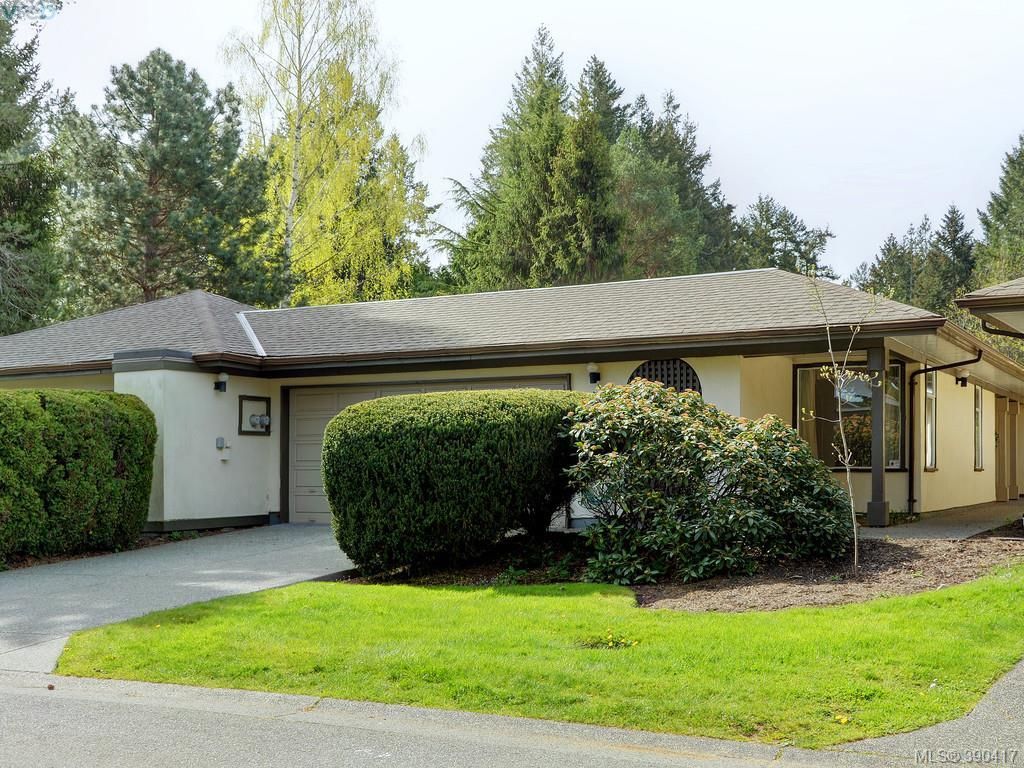Main Photo: 7 4630 Lochside Dr in VICTORIA: SE Broadmead Row/Townhouse for sale (Saanich East)  : MLS®# 784676