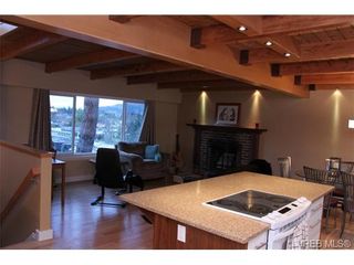Photo 5: 1005 karen Cres in VICTORIA: SE Swan Lake House for sale (Saanich East)  : MLS®# 659089