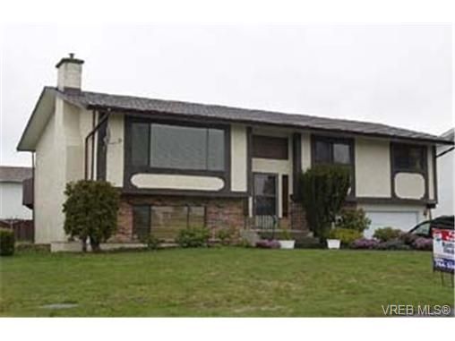 Main Photo: 1662 Tampico Pl in VICTORIA: SE Gordon Head House for sale (Saanich East)  : MLS®# 281015