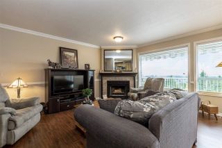 Photo 4: 2675 ST GALLEN Way in Abbotsford: Abbotsford East House for sale in "Glen Mountain" : MLS®# R2640202