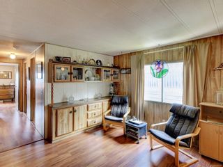 Photo 5: 21 70 Cooper Rd in View Royal: VR Glentana Manufactured Home for sale : MLS®# 929513