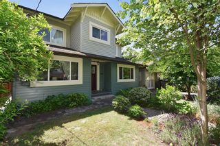 Photo 3: 2236 E Pender Street in Vancouver: Grandview VE House for sale (Vancouver East)  : MLS®# R2073977