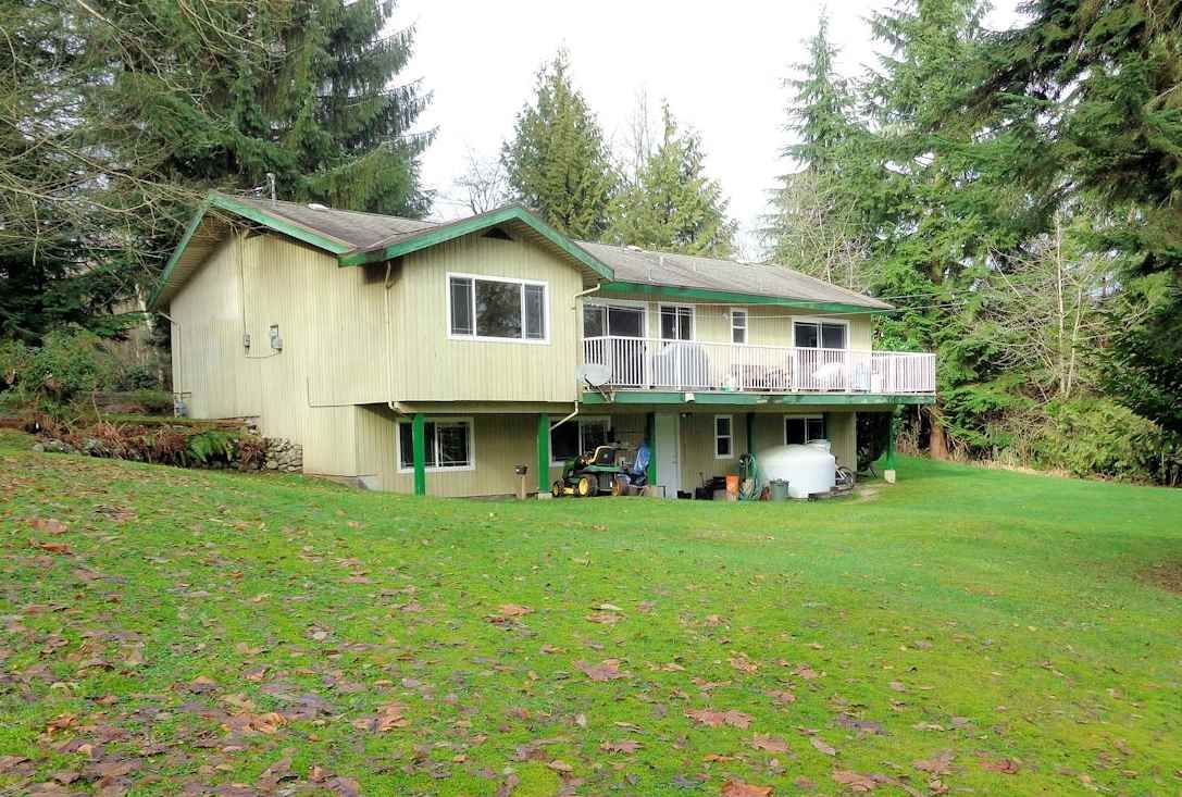 Photo 3: Photos: 9428 CLAY Street in Mission: Mission BC House for sale : MLS®# R2028629