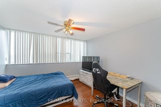 Photo 12: 703 530 Lolita Gardens in Mississauga: Mississauga Valleys Condo for sale : MLS®# W8254778