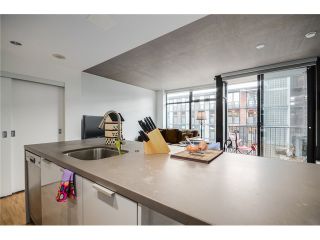 Photo 5: 702 128 W CORDOVA Street in Vancouver: Downtown VW Condo for sale in "Woodwards" (Vancouver West)  : MLS®# V1066426