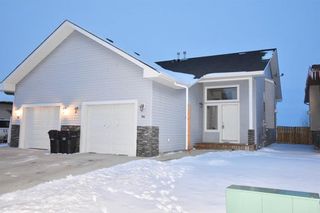 Photo 1: 746 Carriage Lane Drive: Carstairs House for sale : MLS®# C4165692