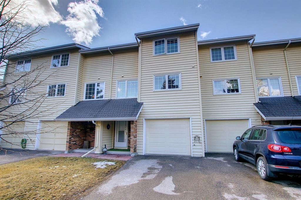 Main Photo: 376 Point Mckay Gardens NW in Calgary: Point McKay Row/Townhouse for sale : MLS®# A1200702
