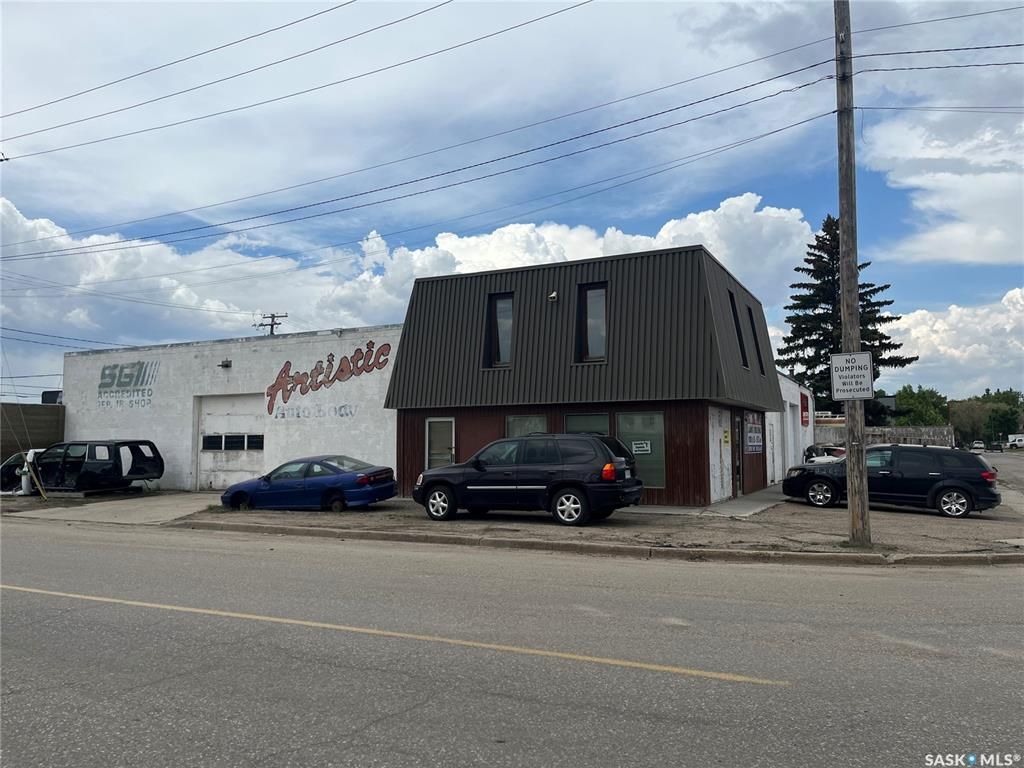 Main Photo: 1368 WALLACE Street in Regina: Eastview RG Commercial for sale : MLS®# SK930909