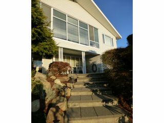 Photo 4: 15450 ROYAL Avenue: White Rock House for sale in "White Rock Hillside" (South Surrey White Rock)  : MLS®# F1401239