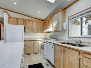 Photo 9: 139 9 Chief Robert Sam Lane in View Royal: VR Glentana Manufactured Home for sale : MLS®# 911652