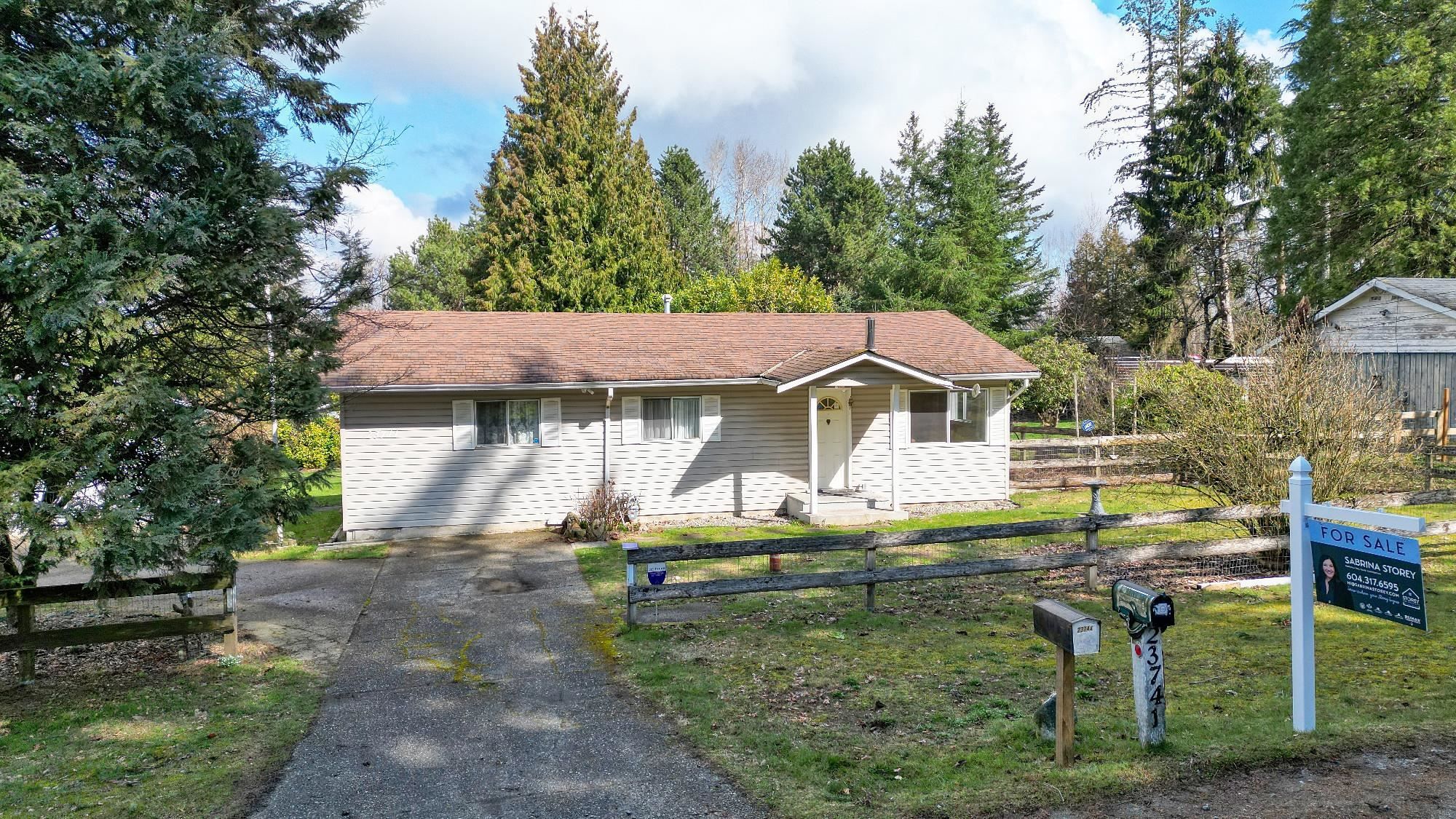 Main Photo: 23741 OLD YALE Road in Langley: Campbell Valley House for sale : MLS®# R2761751