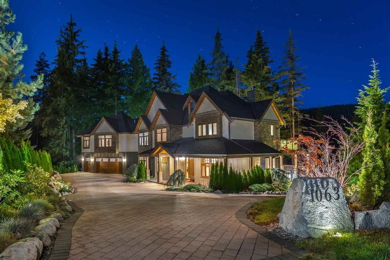 Main Photo: 1063 SUGAR MOUNTAIN Way in Port Moody: Anmore House for sale : MLS®# R2781155
