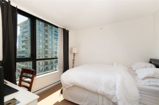 Photo 12: 2208 928 HOMER Street in Vancouver: Yaletown Condo for sale in "Yaletown Park" (Vancouver West)  : MLS®# R2373790