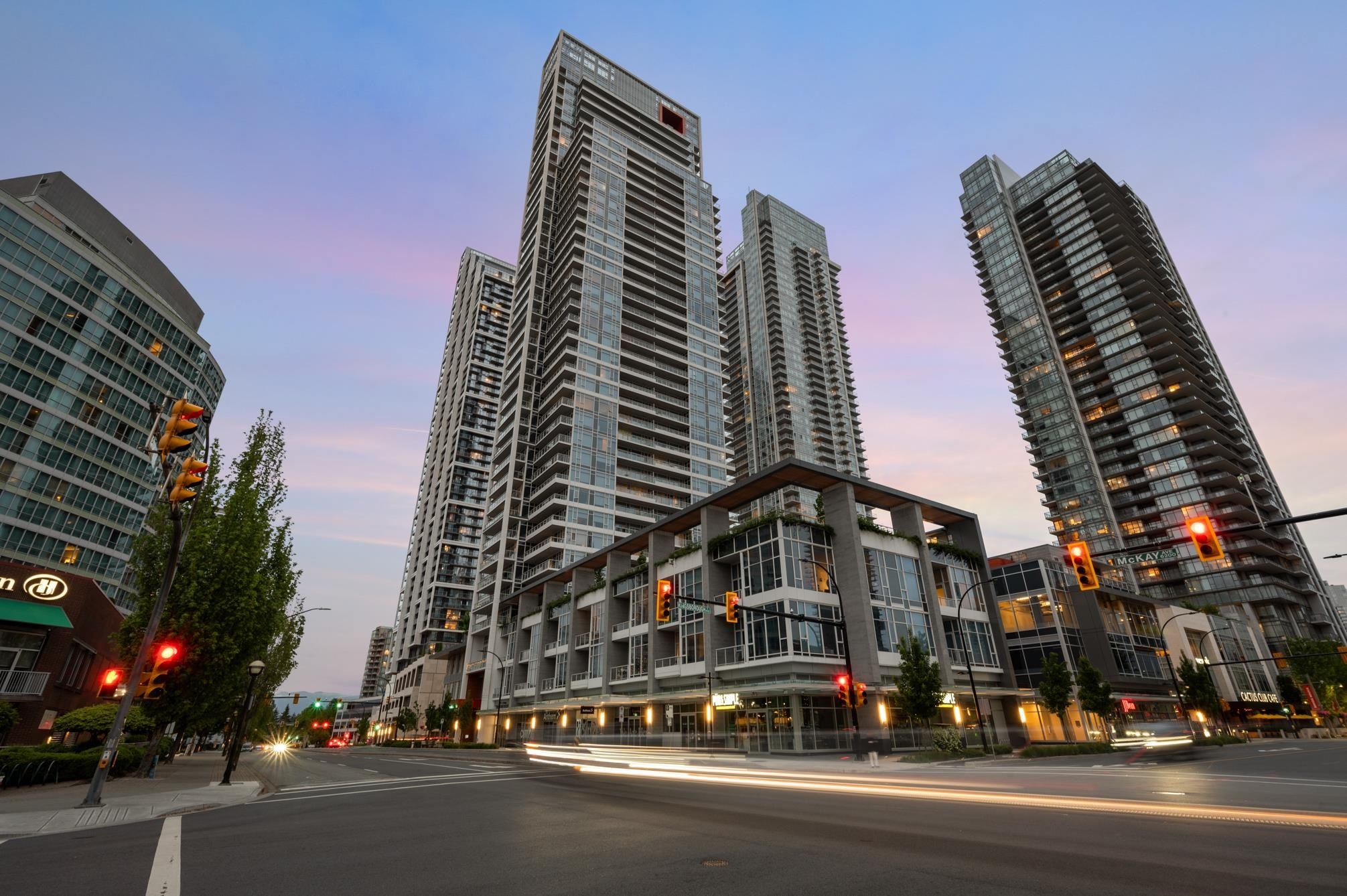 Main Photo: 903 6080 MCKAY Avenue in Burnaby: Metrotown Condo for sale in "Station Square" (Burnaby South)  : MLS®# R2780746