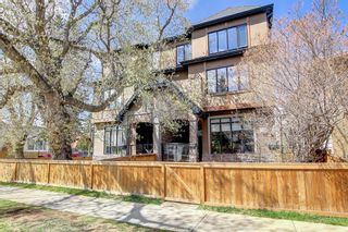Photo 1: 140 12 Avenue NW in Calgary: Crescent Heights Row/Townhouse for sale : MLS®# A1217492