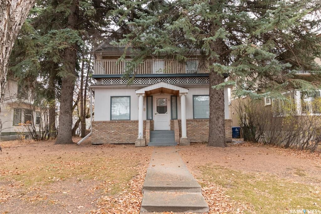 Main Photo: 668 University Drive in Saskatoon: Varsity View Residential for sale : MLS®# SK913737