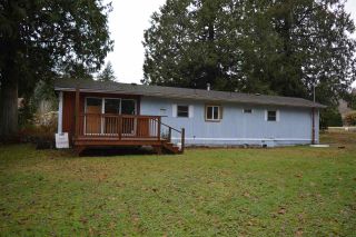 Photo 4: 5608 WAKEFIELD Road in Sechelt: Sechelt District Manufactured Home for sale (Sunshine Coast)  : MLS®# R2129740