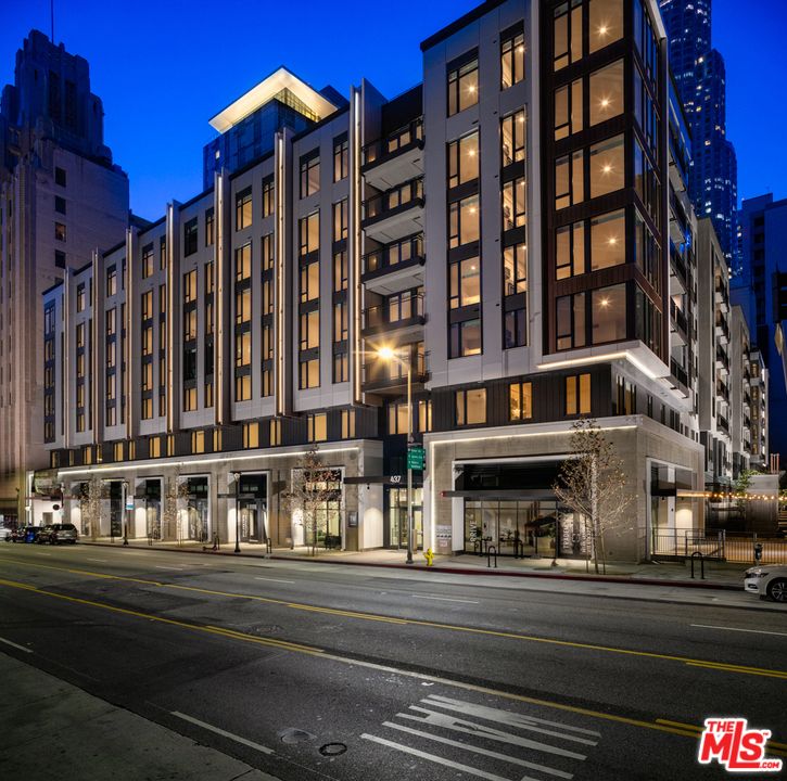 Main Photo: 437 S Hill Street Unit 762 in Los Angeles: Residential Lease for sale (C42 - Downtown L.A.)  : MLS®# 22220363