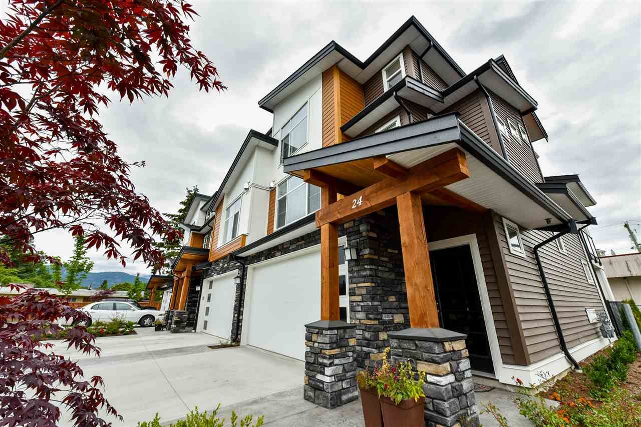 Main Photo: 24 46570 MACKEN Avenue in Chilliwack: Chilliwack N Yale-Well Townhouse for sale in "Parkside Place" : MLS®# R2318038